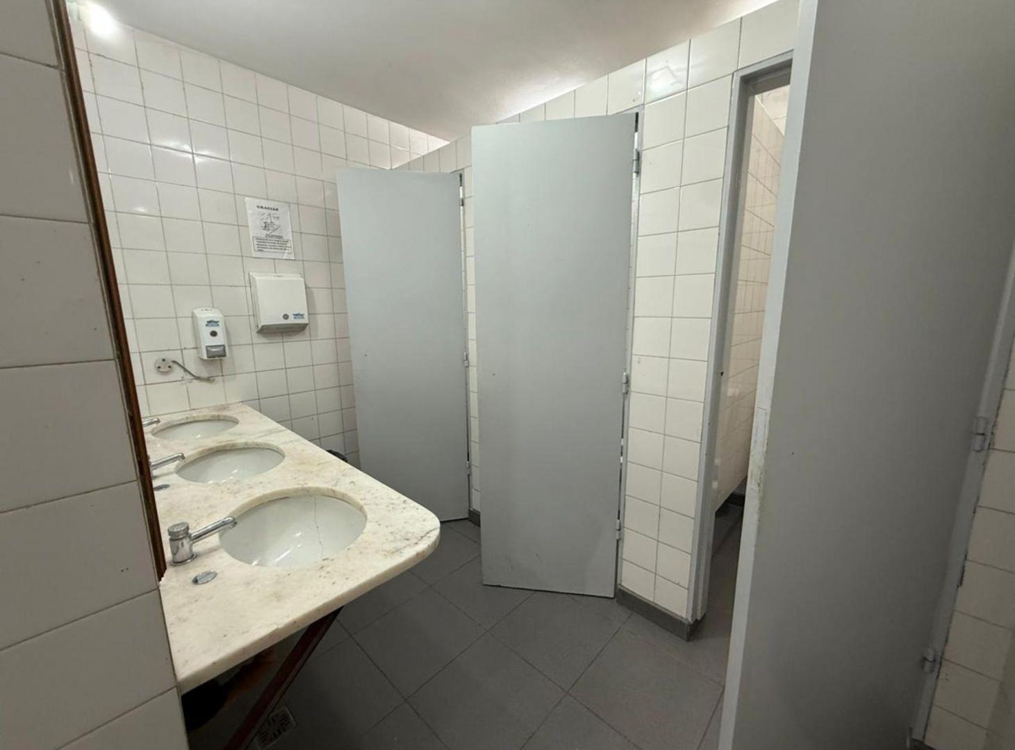 Foto de VENTA OFICINA GALERIA JARDIN | CENTRO DE NEUQUEN, imagen 1