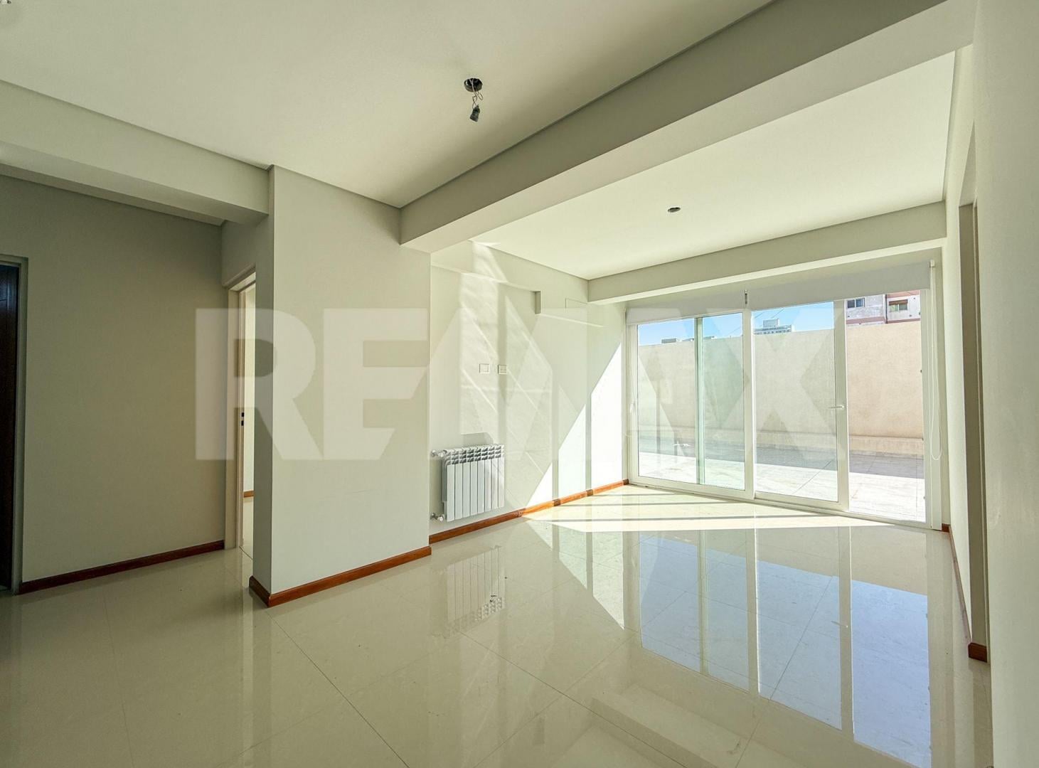 Foto de VENTA DEPARTAMENTO 2 DORM. EDIFICIO PARQUE, imagen 2