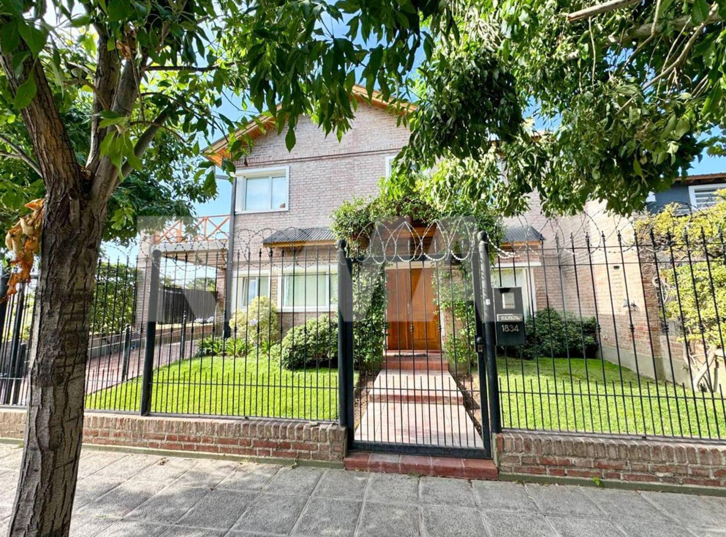 Foto de VENTA CASA NIVEL GERENCIAL, CIPOLLETTI, imagen 1