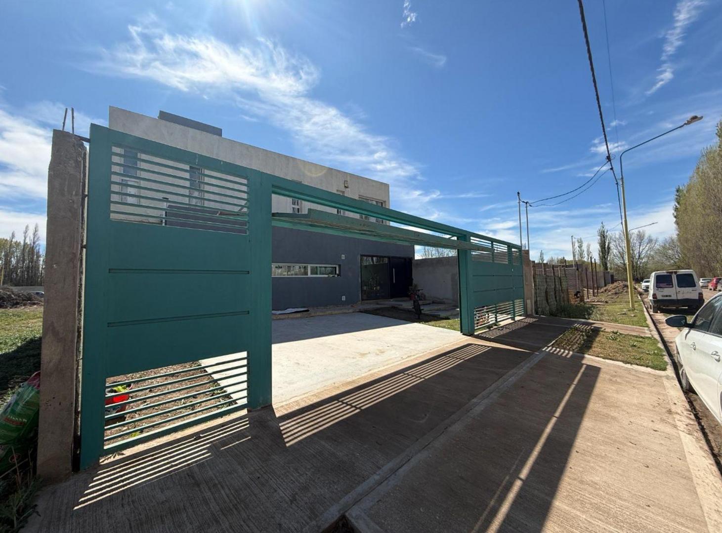 Foto de CASA EN VENTA, BARRIO LA CONSUELO, CENTENARIO, imagen 1