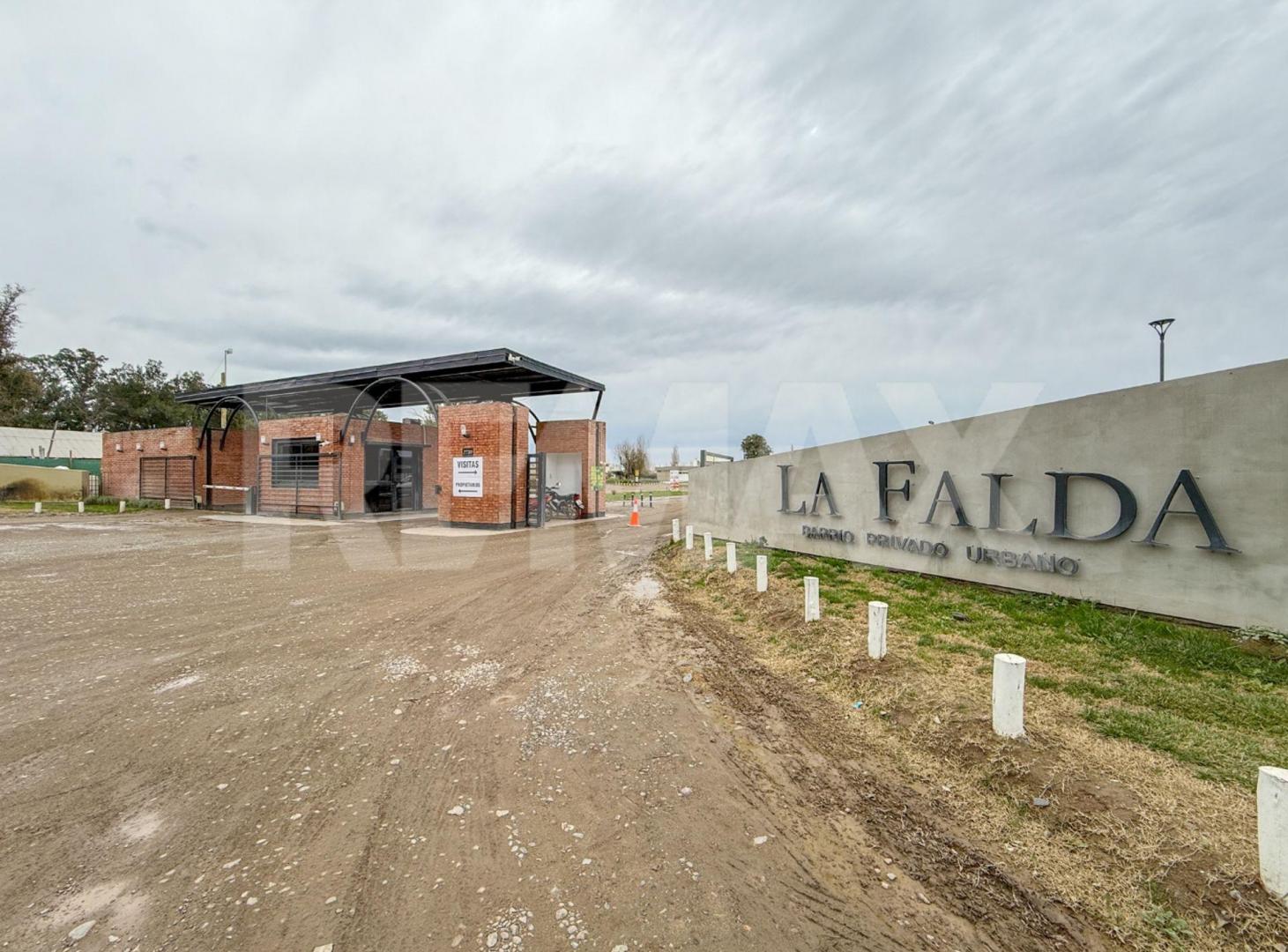 Foto de VENTA CASA BARRIO PRIVADO LA FALDA, imagen 2