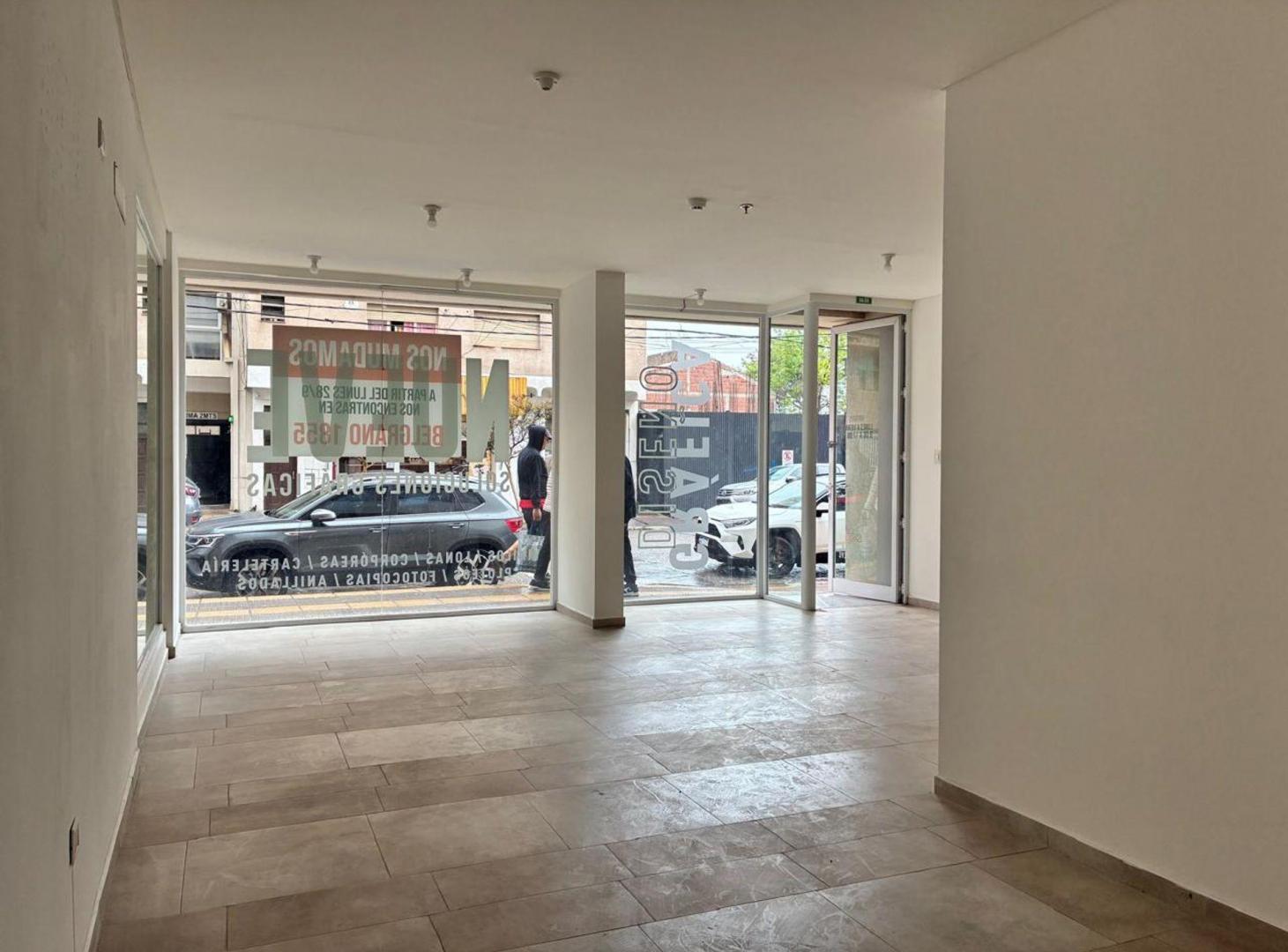 Foto de ALQUILER LOCAL COMERCIAL PB EDIFICIO NATANIA, imagen 3