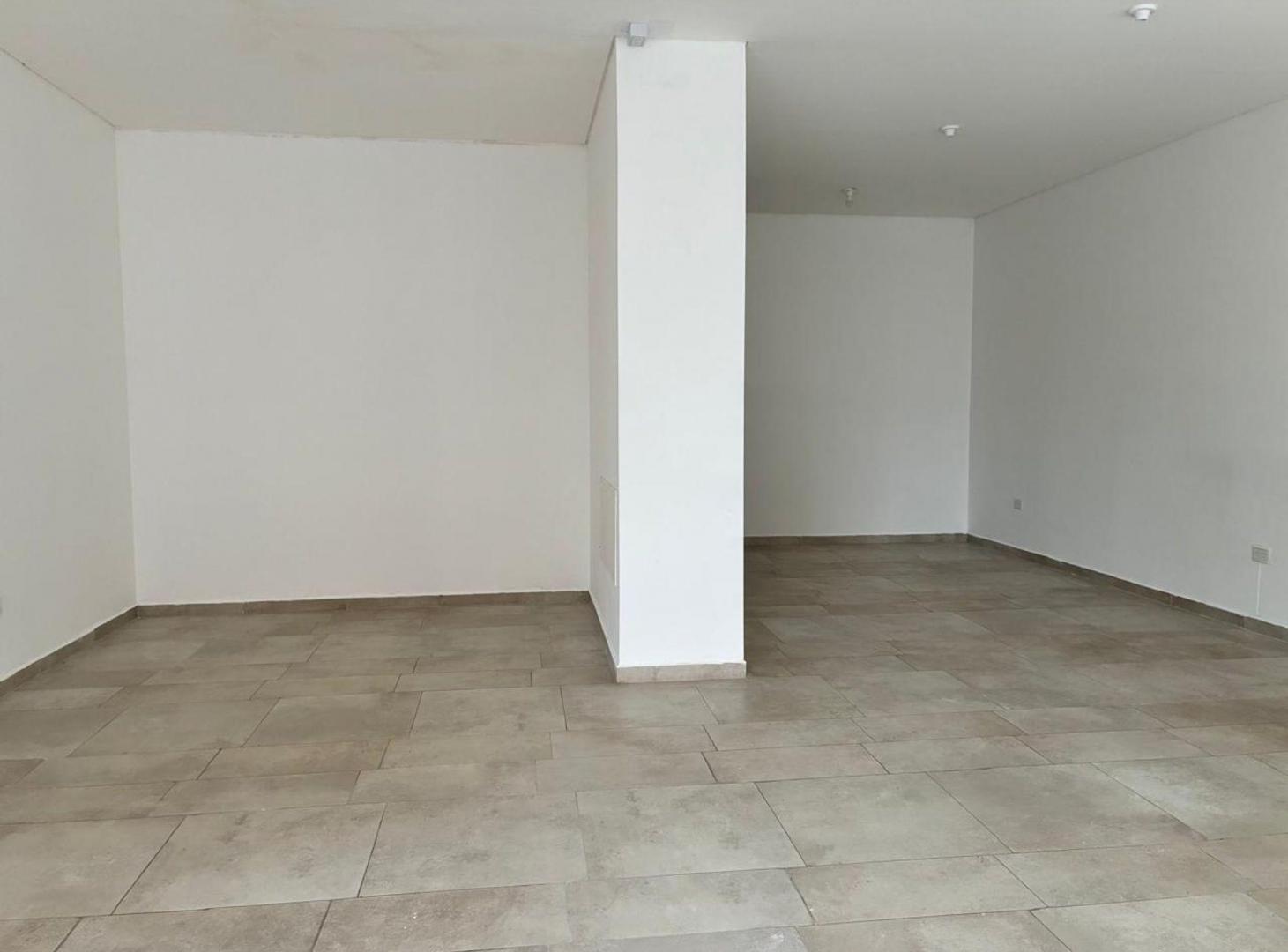 Foto de ALQUILER LOCAL COMERCIAL PB EDIFICIO NATANIA, imagen 2