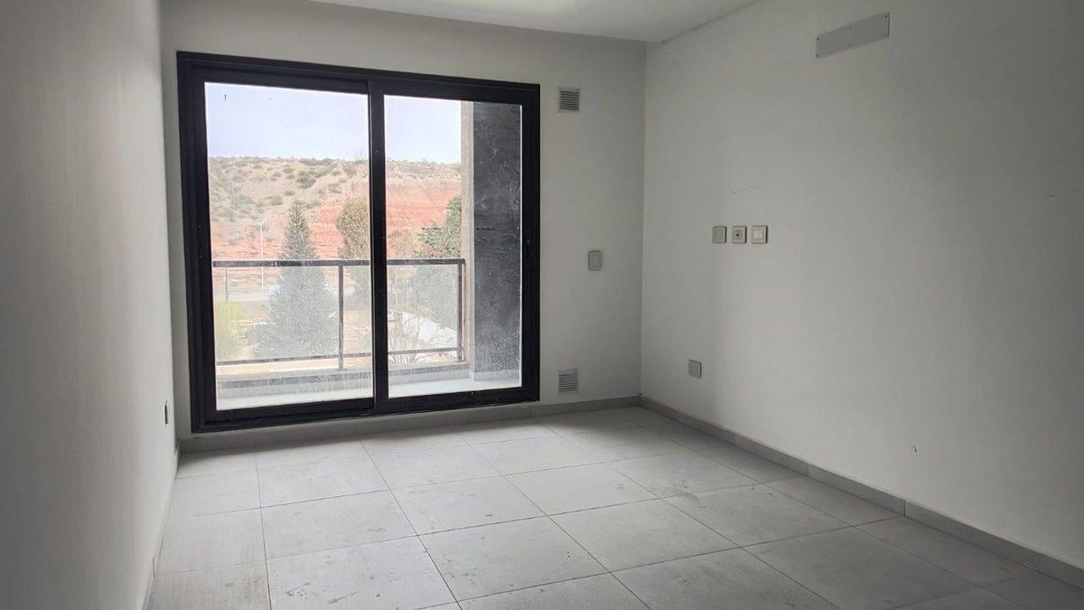 Foto de VENTA DEPARTAMENTO UN DORMITORIO CON COCHERA, imagen 1