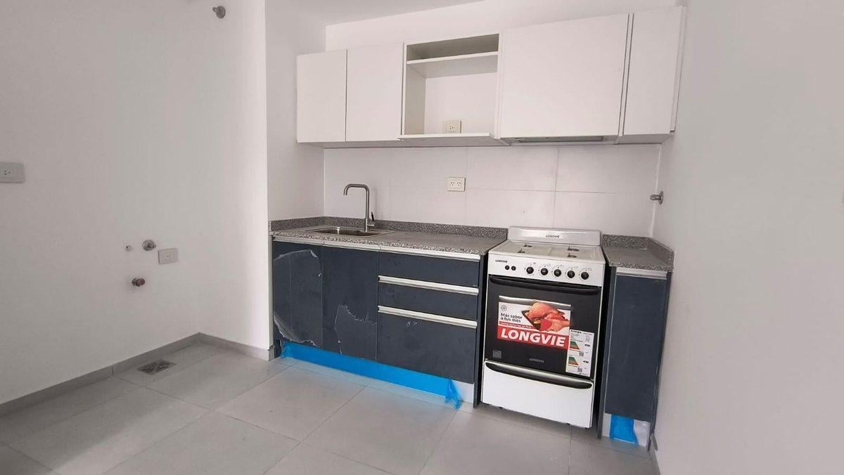Foto de VENTA DEPARTAMENTO UN DORMITORIO CON COCHERA, imagen 2