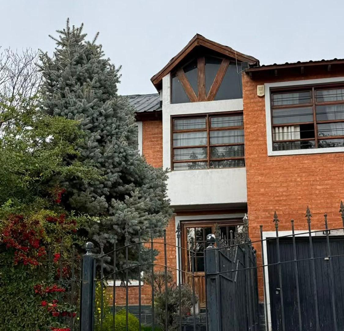 Foto de DUPLEX EN VENTA 3 DORMITORIOS, SANTA GENOVEVA, imagen 1