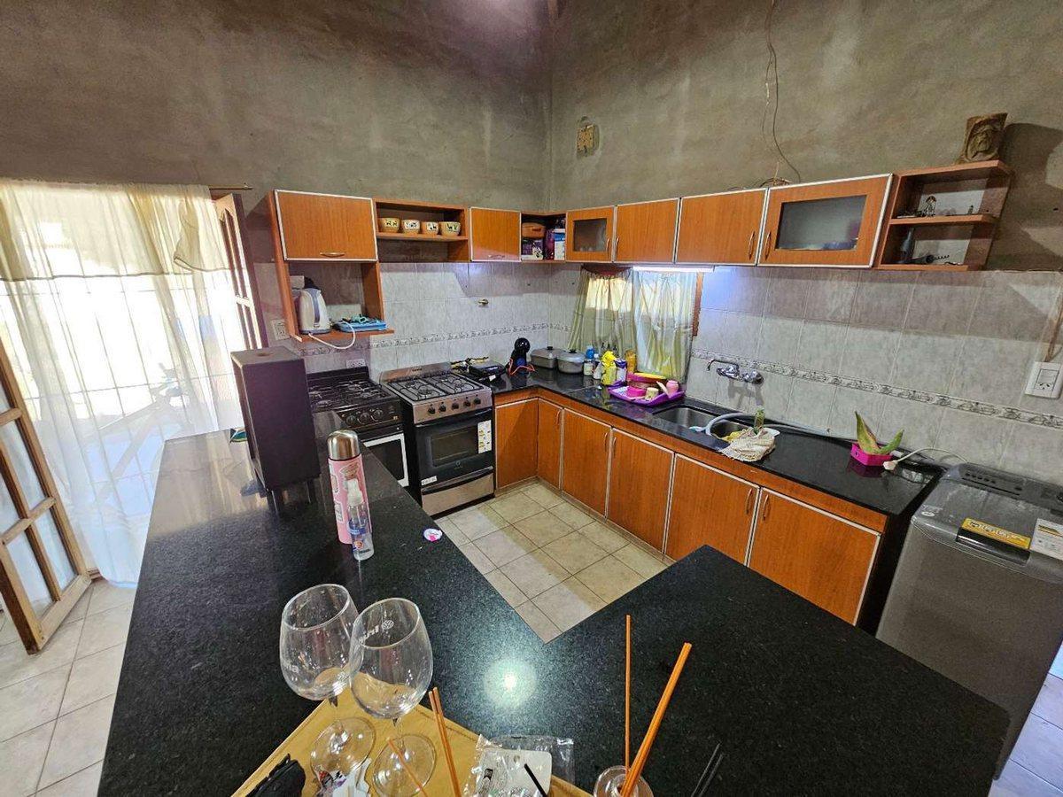 Foto de VENTA 2 CASAS CALLE JAMAICA 267 CATRIEL RIO NEGRO, imagen 5