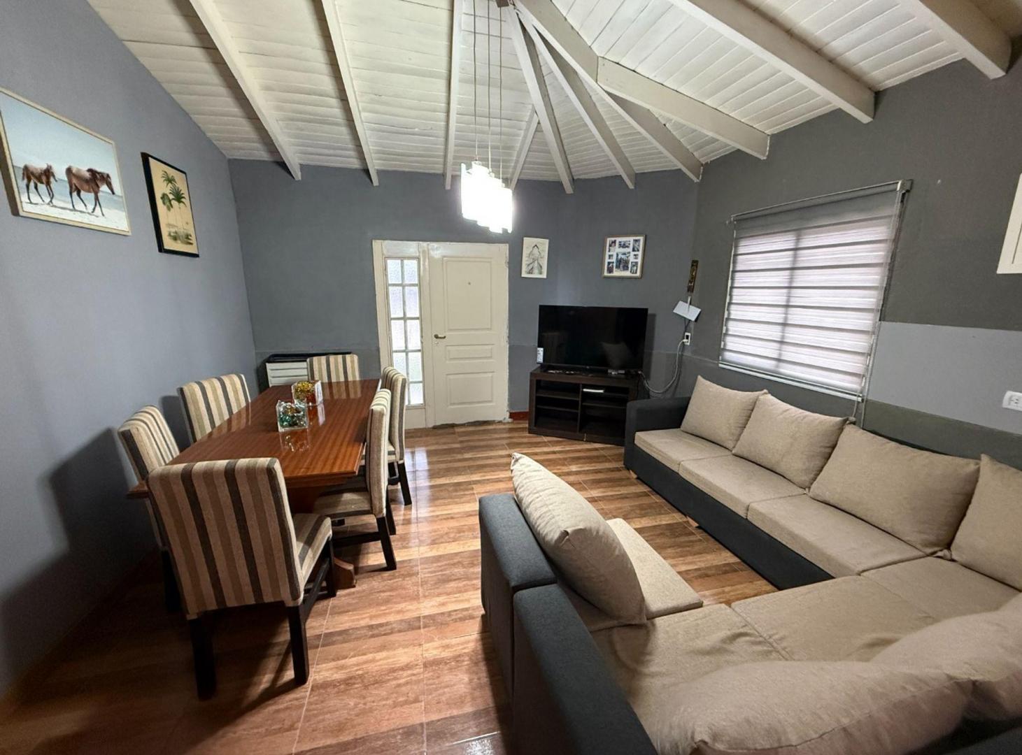 Foto de VENTA CASA + SALON BARRIO LOS ALAMOS, imagen 3