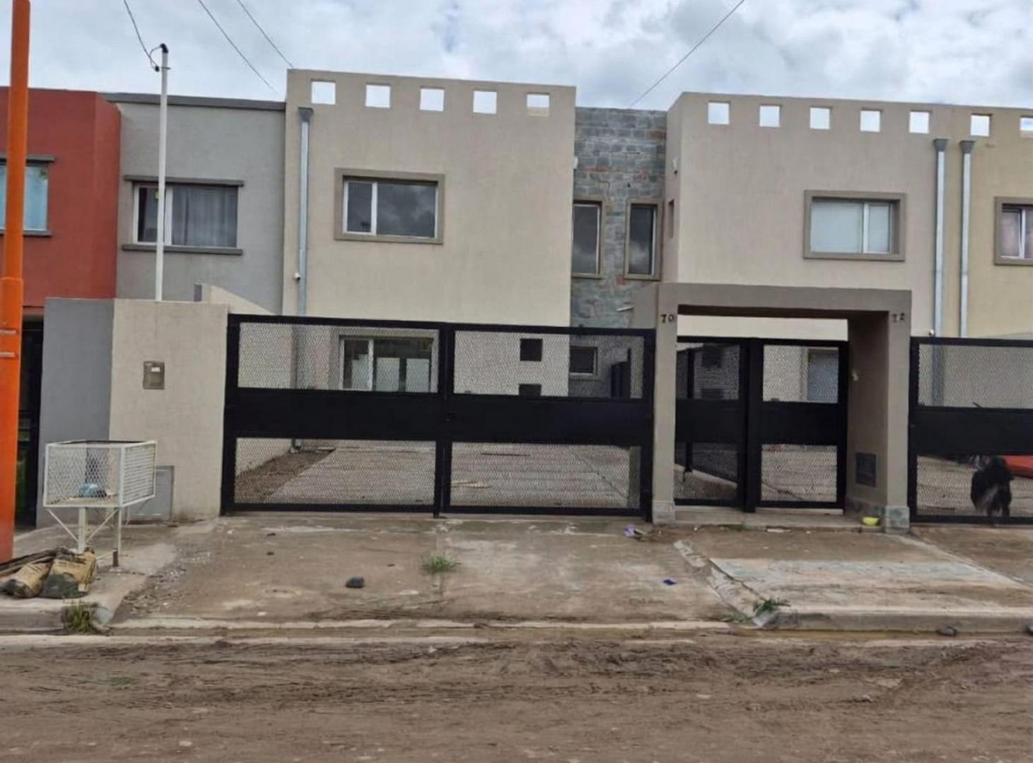 Foto de ALQUILER | DÚPLEX 3 DORMITORIOS | LAGO ESPEJO, imagen 2