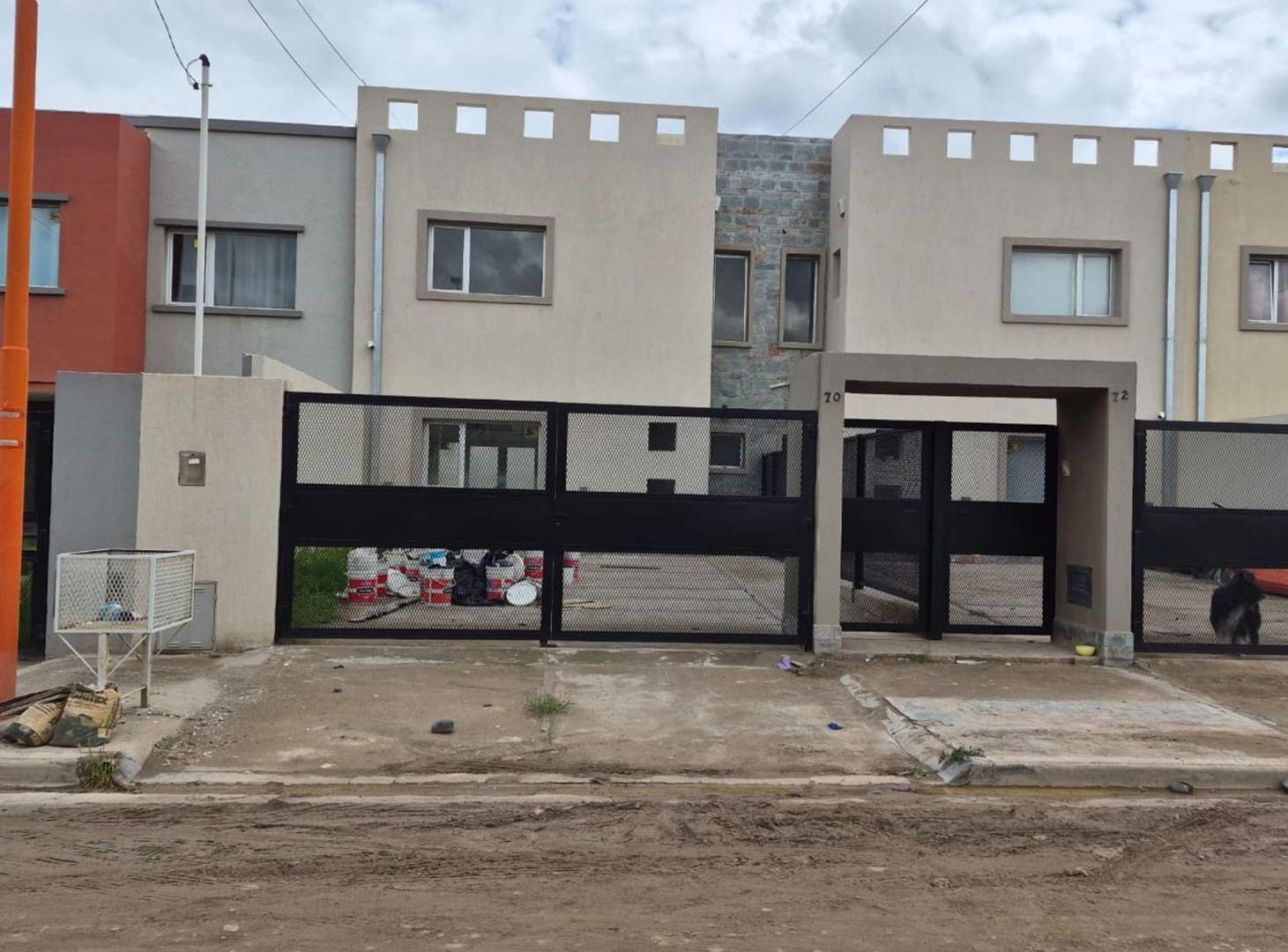 Foto de ALQUILER | DÚPLEX 3 DORMITORIOS | LAGO ESPEJO, imagen 1