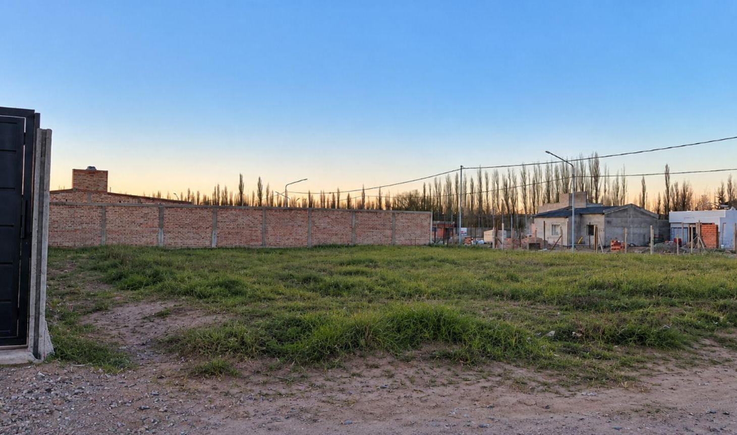 Foto de VENTA LOTE 360 m2 PLOTTIER, imagen 3