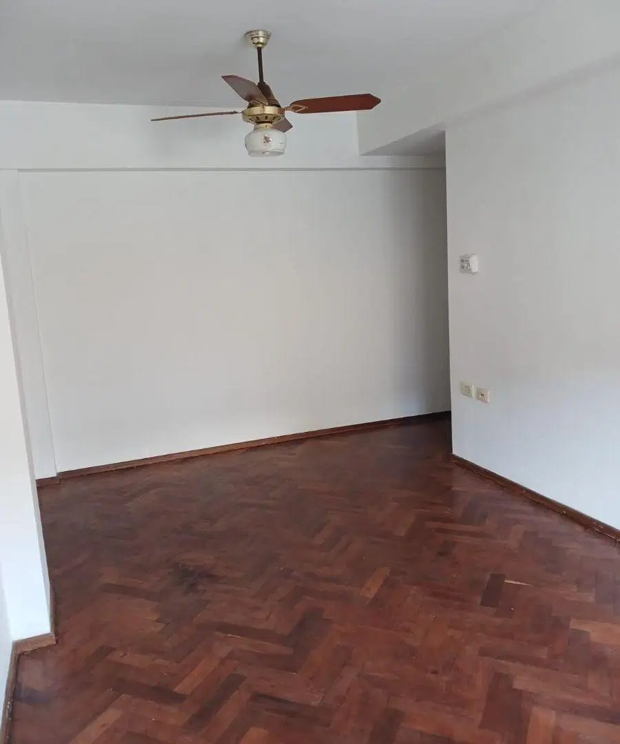 Impecable departamento con cocina comedor y baño de servicio 2