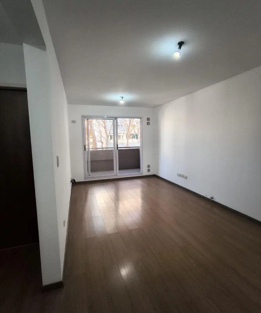 Impecable Departamento 1 dormitorio frente con balcón 3