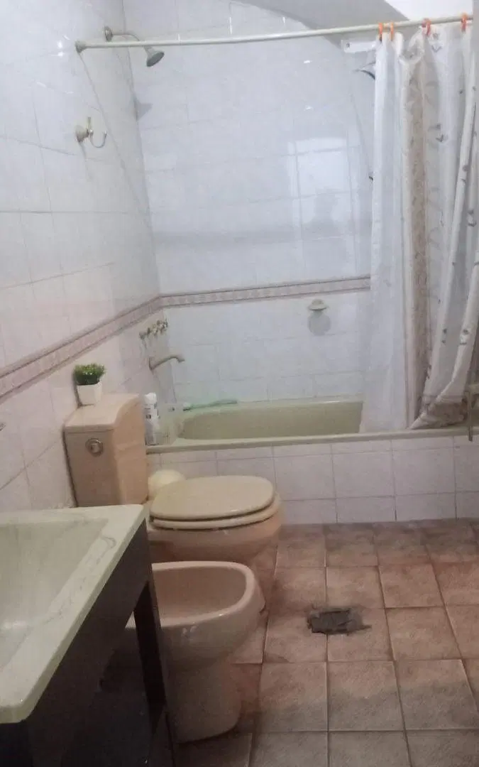 ¡¡¡APTO CREDITO!!! Amplia casa de 4 ambientes con patio, terraza, garaje, dos baños y depósito 3
