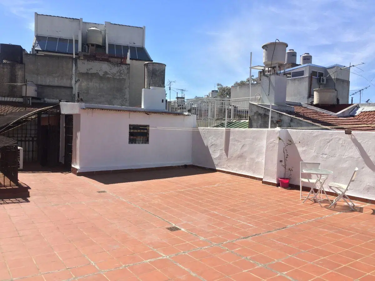 ¡¡¡APTO CREDITO!!! Amplia casa de 4 ambientes con patio, terraza, garaje, dos baños y depósito 5