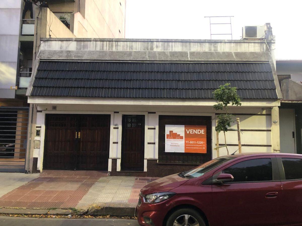 ¡¡¡APTO CREDITO!!! Amplia casa de 4 ambientes con patio, terraza, garaje, dos baños y depósito