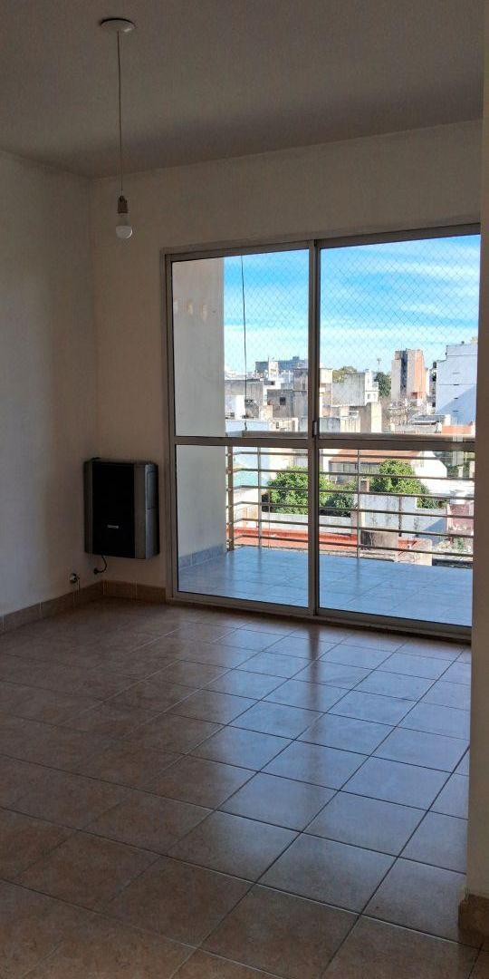 Foto de Excelente departamento de tres ambientes con balcón y vista abierta., imagen 5