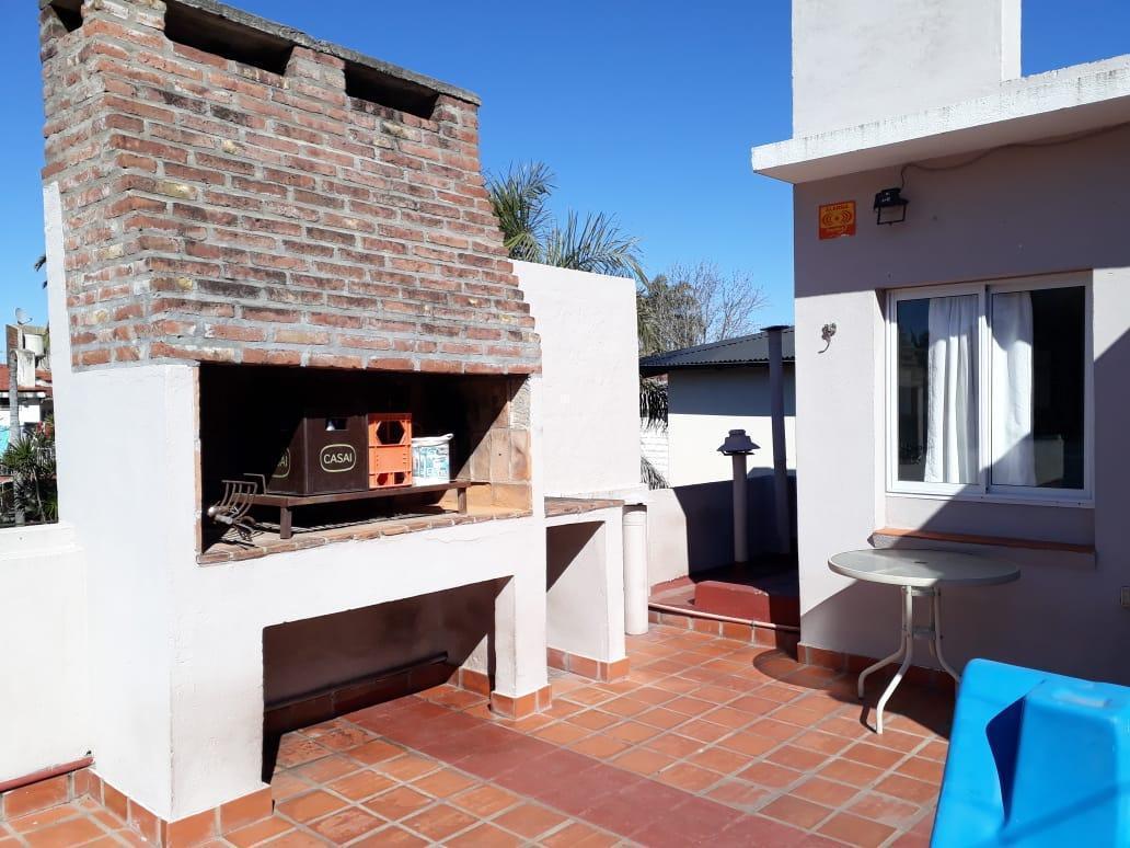 Foto de Casa de 3 dormitorios con terraza y patio en Alberdi, imagen 1