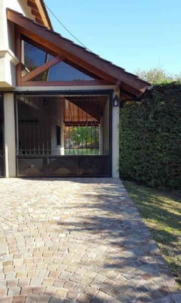 Excelente Casa en El Barrio Cerrado El Cortijo 2