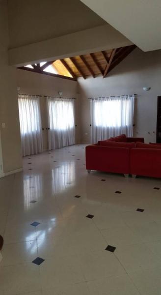 Excelente Casa en El Barrio Cerrado El Cortijo 3