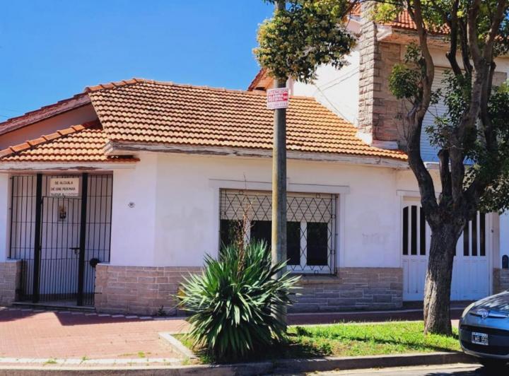 CHALET DE 4 AMB CON PATIO 1