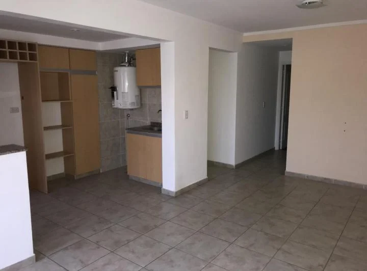 DEPARTAMENTO DE 2 AMB EXTERNO CON BALCON 3