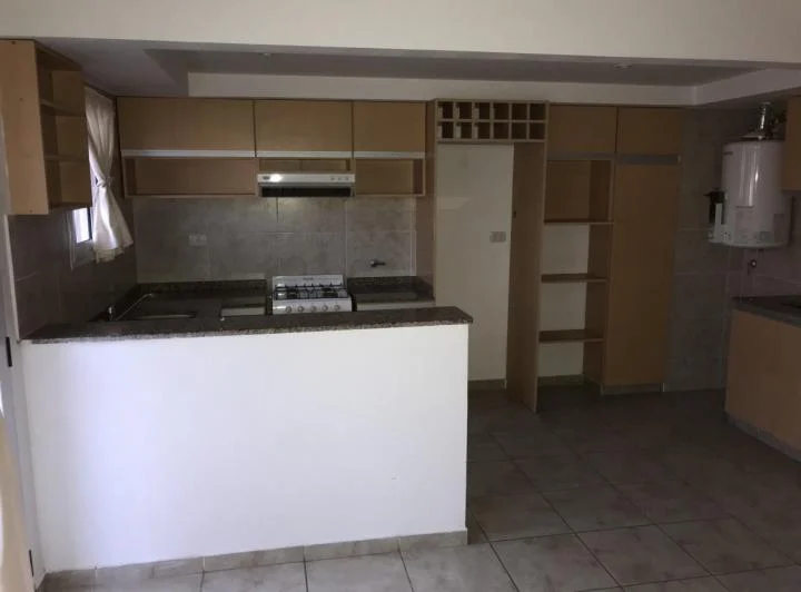 DEPARTAMENTO DE 2 AMB EXTERNO CON BALCON 5