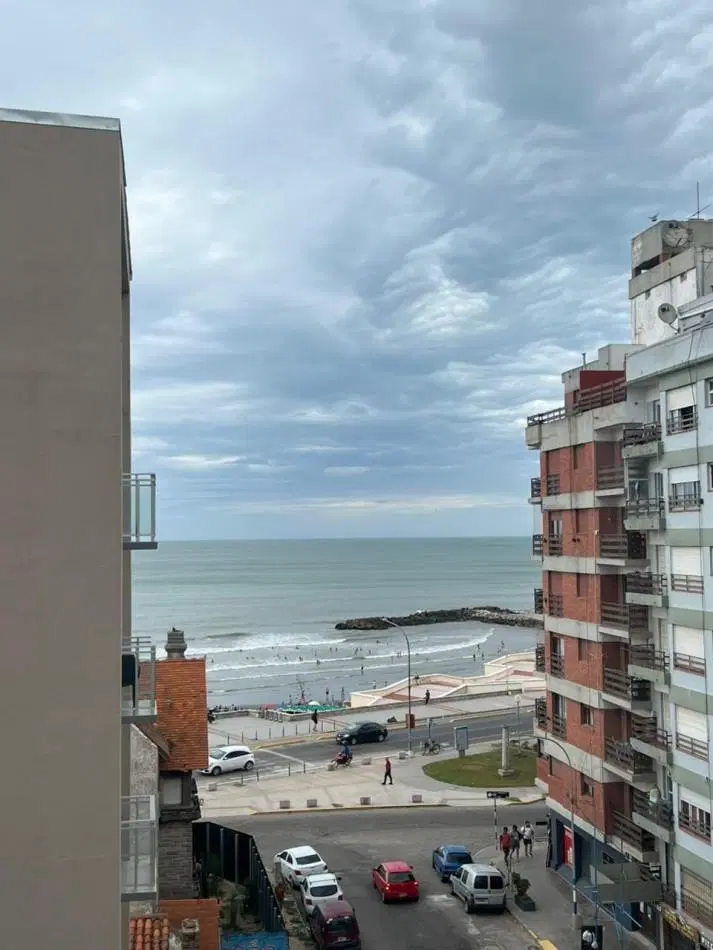 DEPARTAMENTO DE 3 AMB EXTERNO. BALCON Y COCHERA. VISTA AL MAR 5