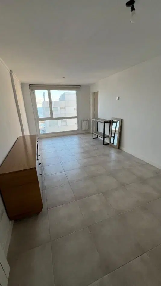 DEPARTAMENTO DE 3 AMB. VISTA AL MAR. COCHERA 2