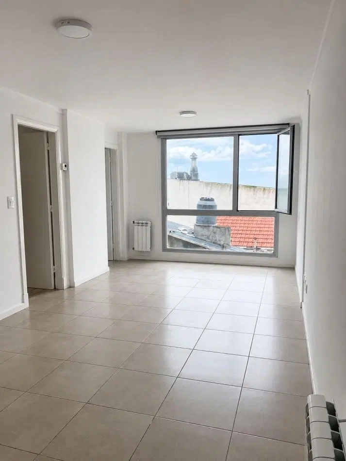 DEPARTAMENTO DE 2 AMB EXTERNO CON VISTA AL MAR. COCHERA Y BAULERA 2