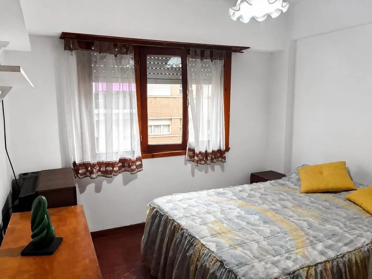 DEPARTAMENTO DE 2 AMB EXTERNO CON BALCON 4