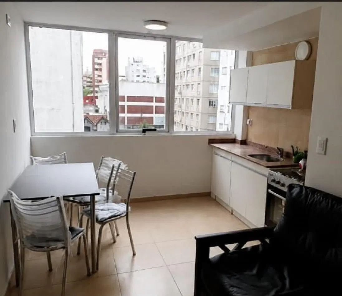 DEPARTAMENTO DE 2 AMB CON ESPACIO DE COCHERA 3