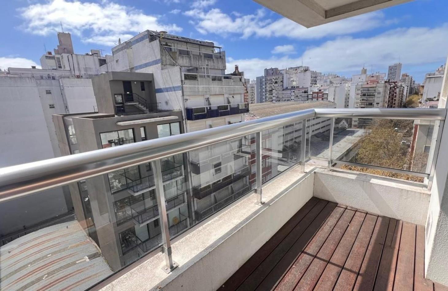 Foto de SEMIPISO DE 3 AMB EXTERNO. BALCON Y COCHERA, imagen 3