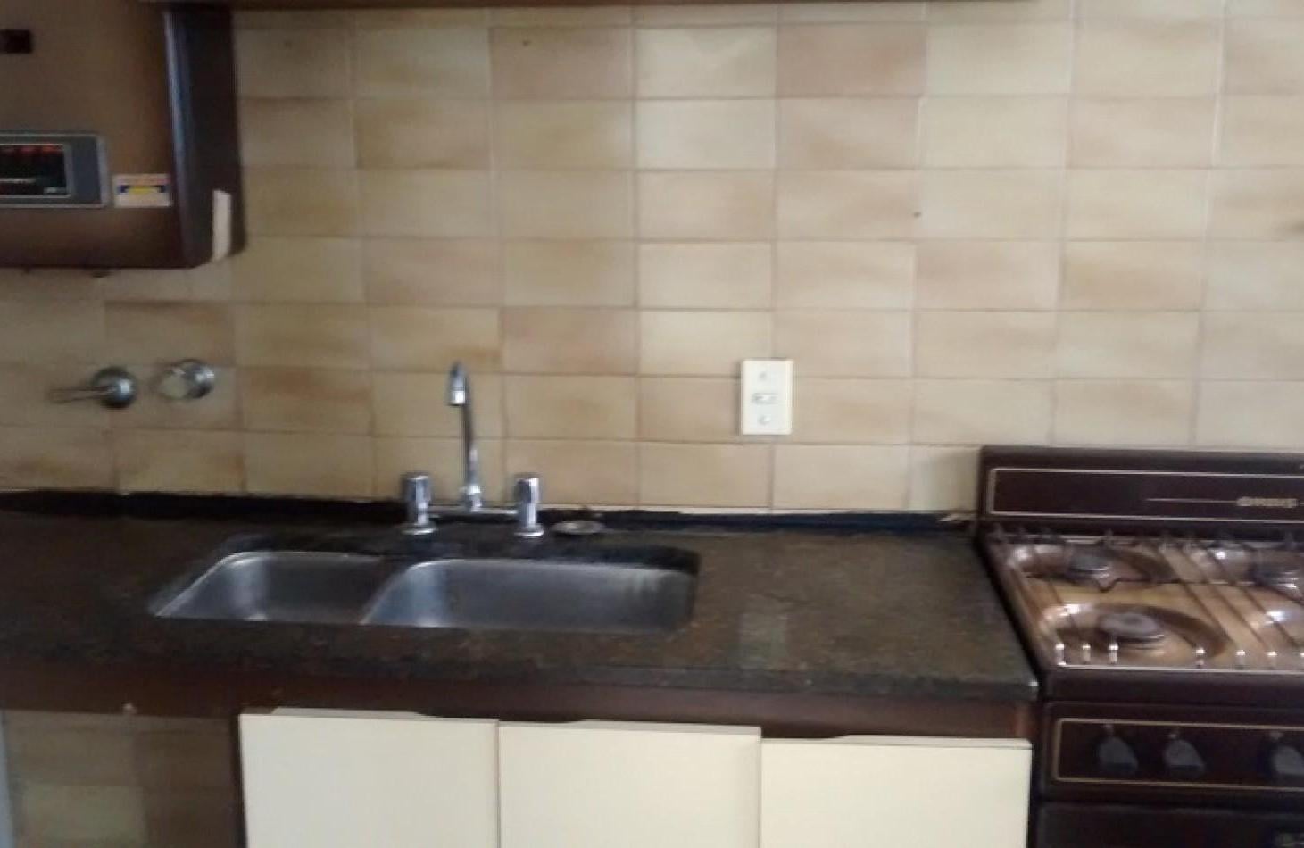 Foto de DEPARTAMENTO DE 2 AMB + ESCRITORIO. COCHERA, imagen 4