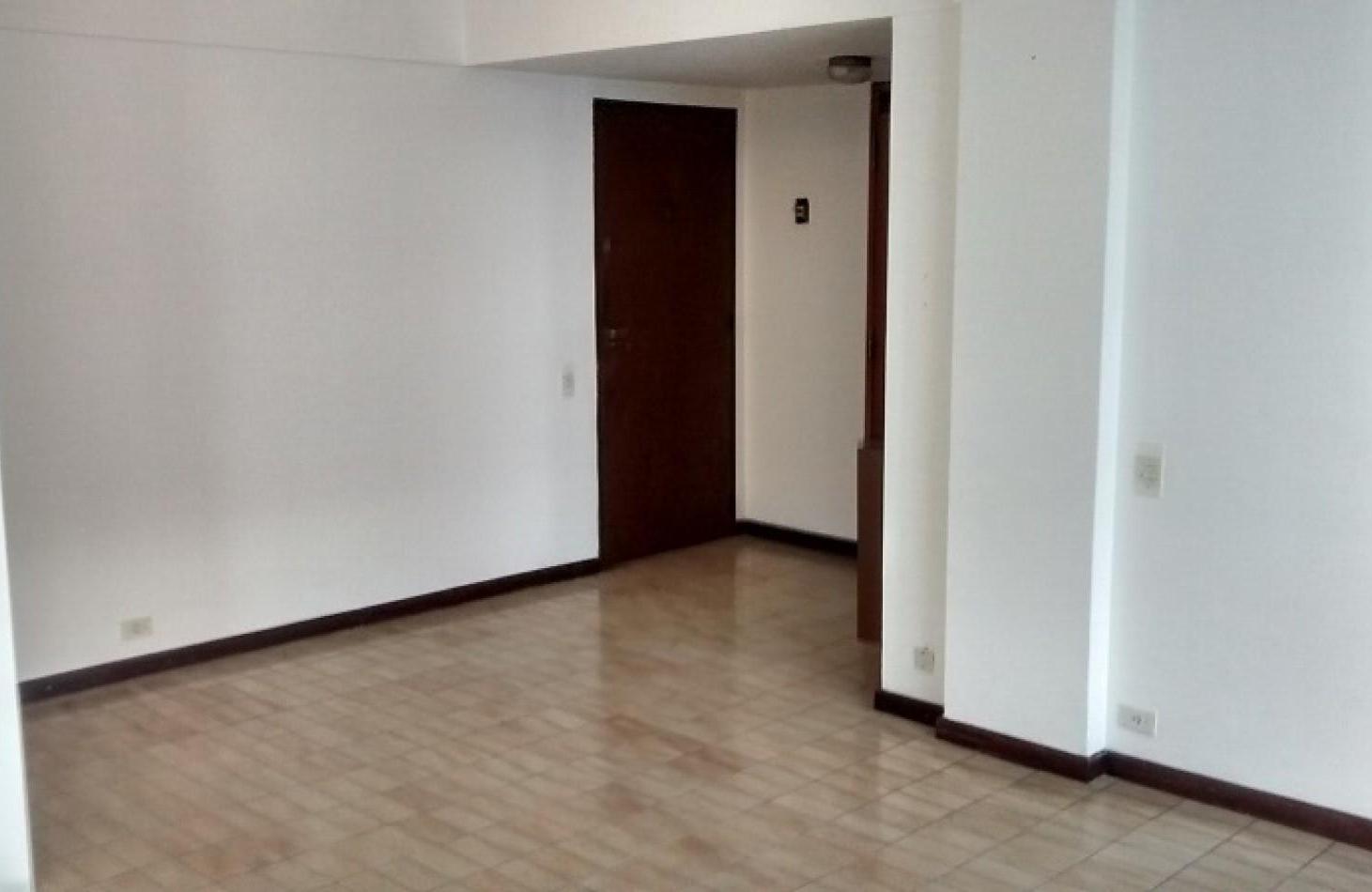 Foto de DEPARTAMENTO DE 2 AMB + ESCRITORIO. COCHERA, imagen 1