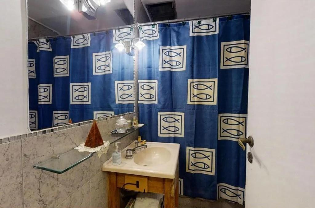 Foto de CASA DE 4 AMBIENTES CON GARAGE Y AMPLIO JARDIN EN MUY BUENA UBICACION, imagen 5
