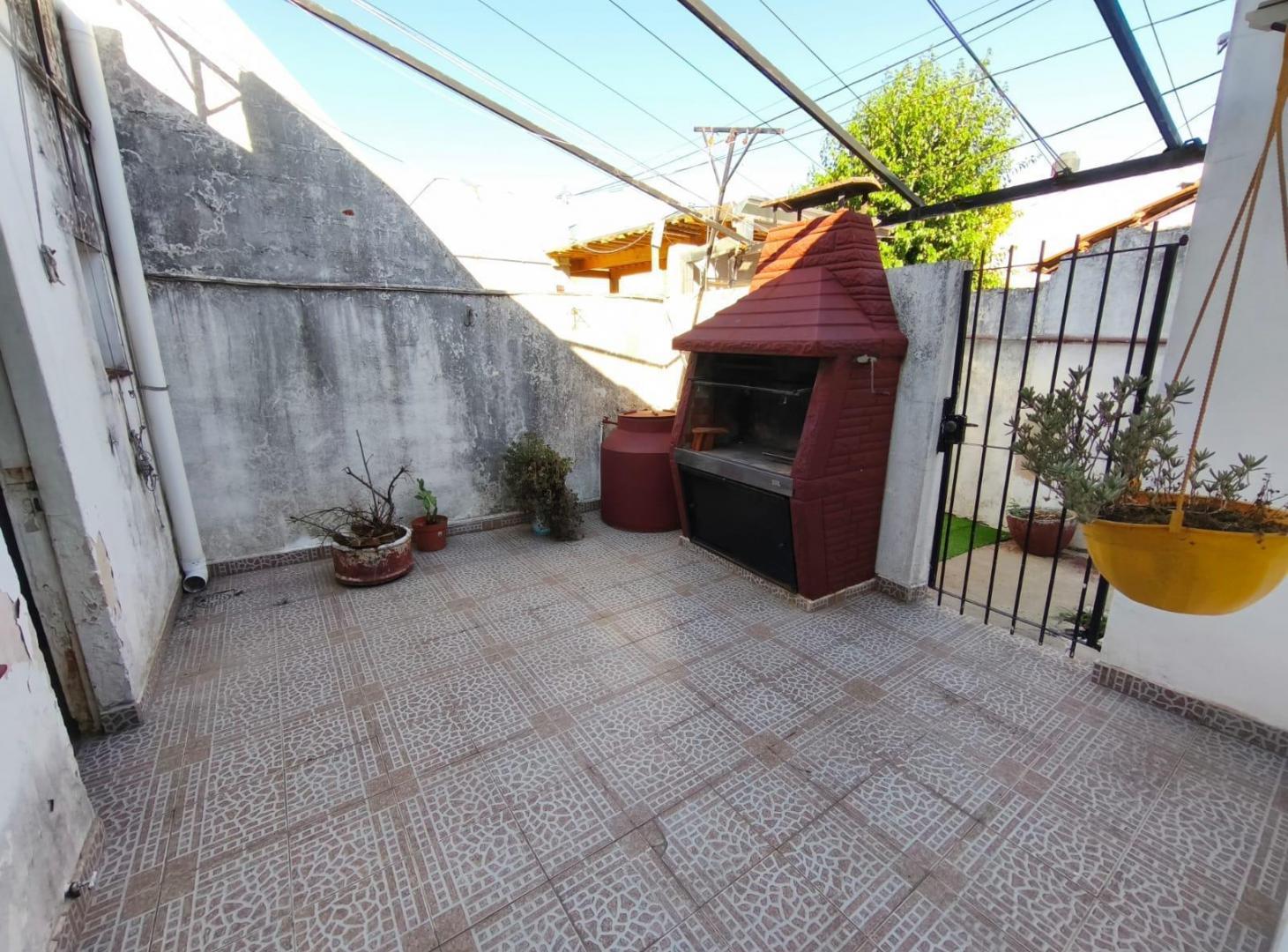 PH DE 3 AMBIENTES CON PATIO PROPIO