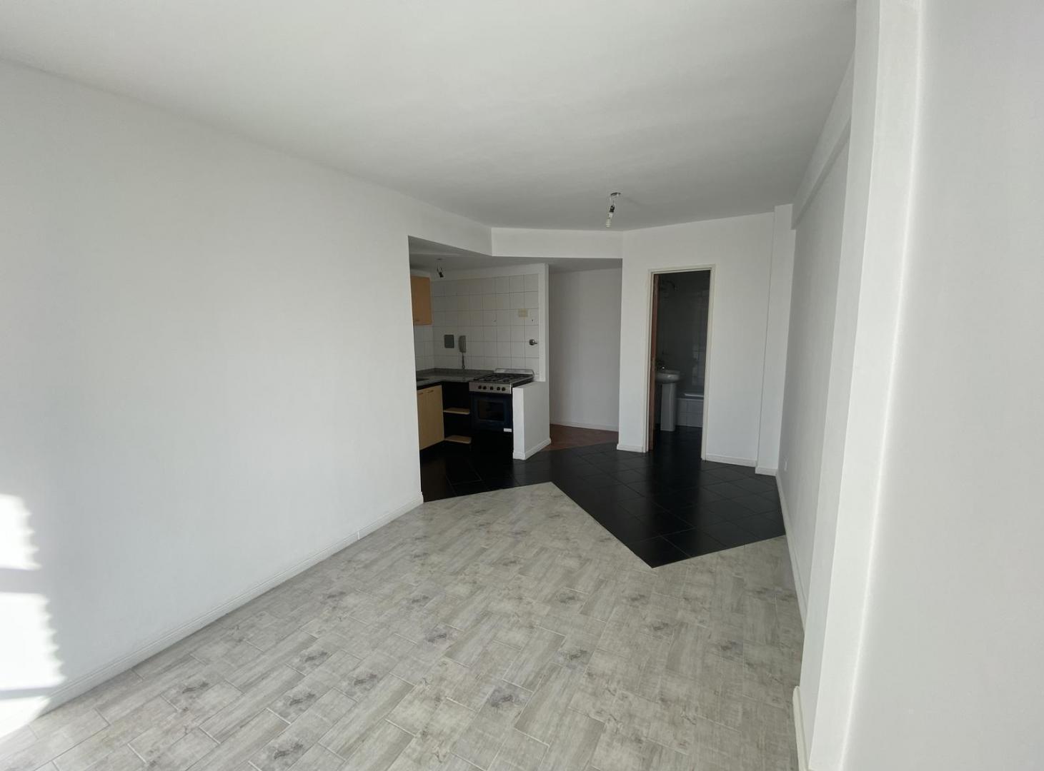 Foto de DEPARTAMENTO MONOAMBIENTE EN MUY BUENA UBICACION EN ALQUILER, imagen 2