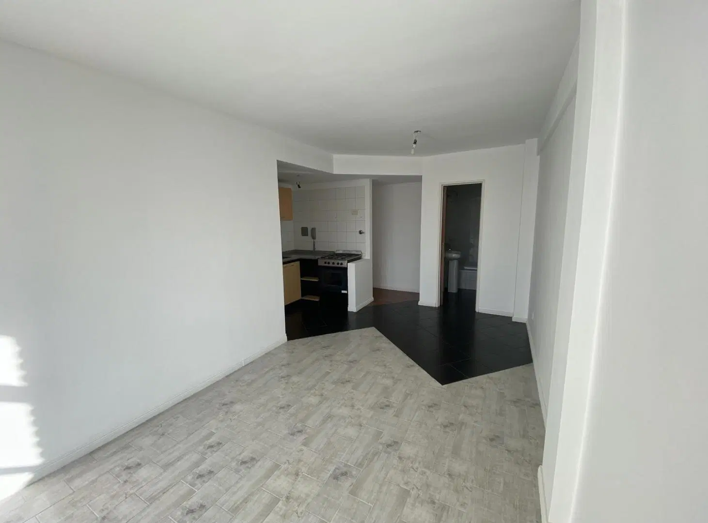 DEPARTAMENTO MONOAMBIENTE EN MUY BUENA UBICACION EN ALQUILER 2