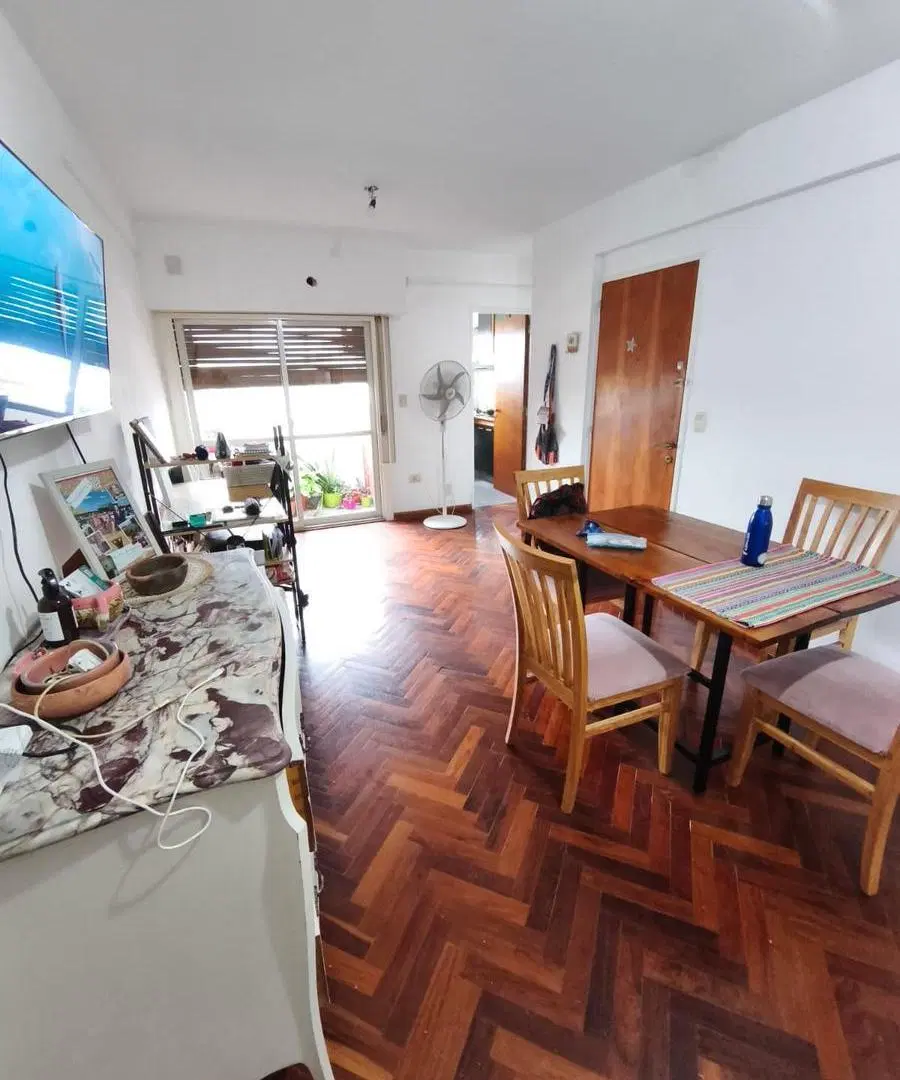 DEPARTAMENTO DOS AMBIENTES CON COCHERA EN TEMPERLEY OESTE 4