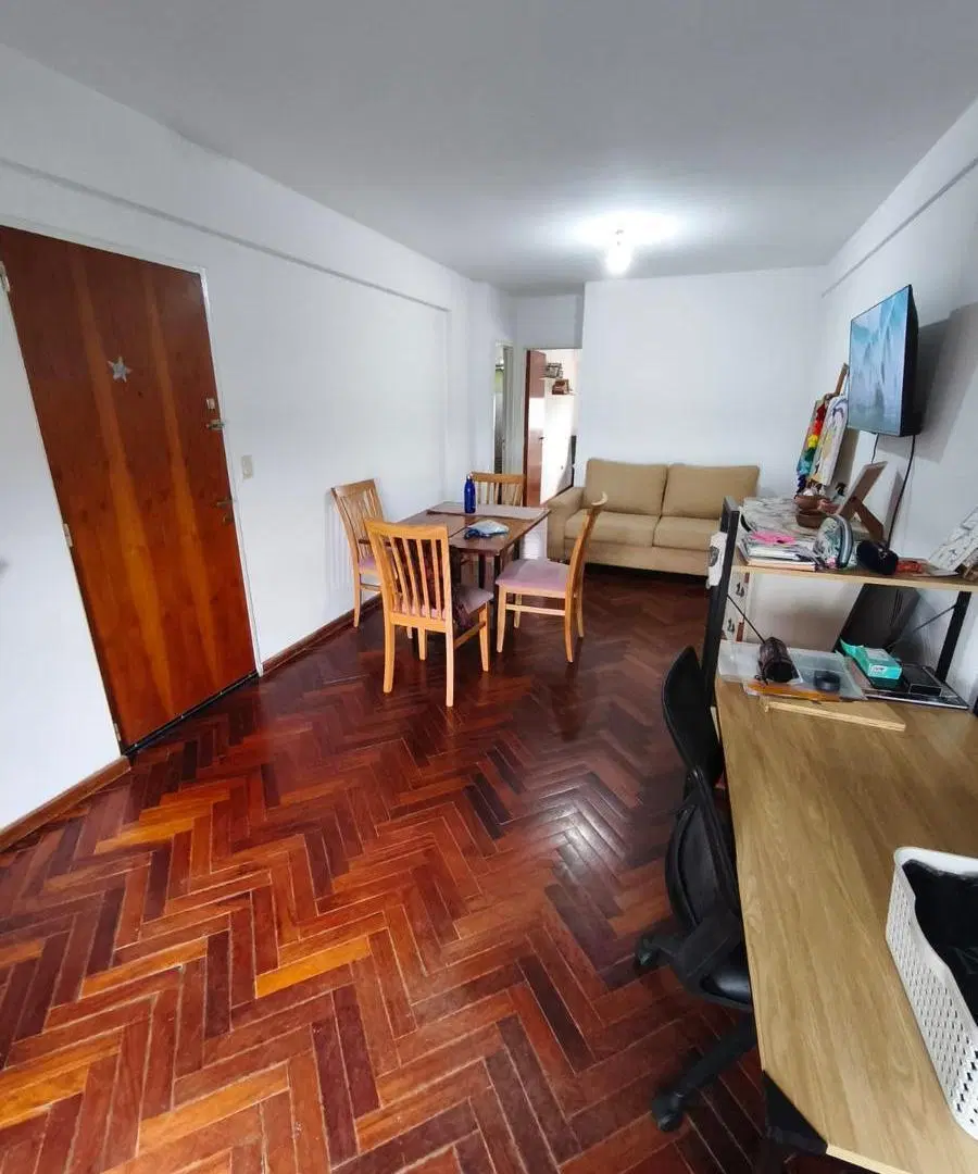 DEPARTAMENTO DOS AMBIENTES CON COCHERA EN TEMPERLEY OESTE 5