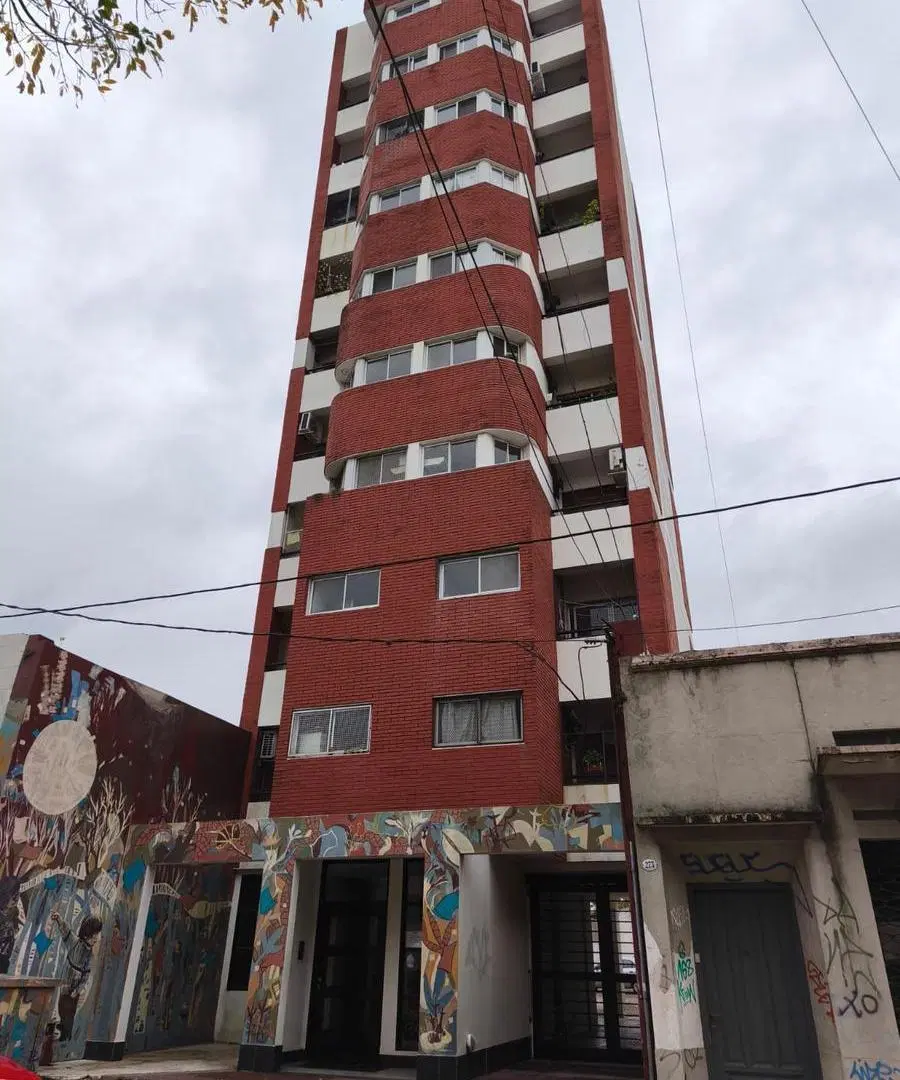 DEPARTAMENTO DOS AMBIENTES CON COCHERA EN TEMPERLEY OESTE 1