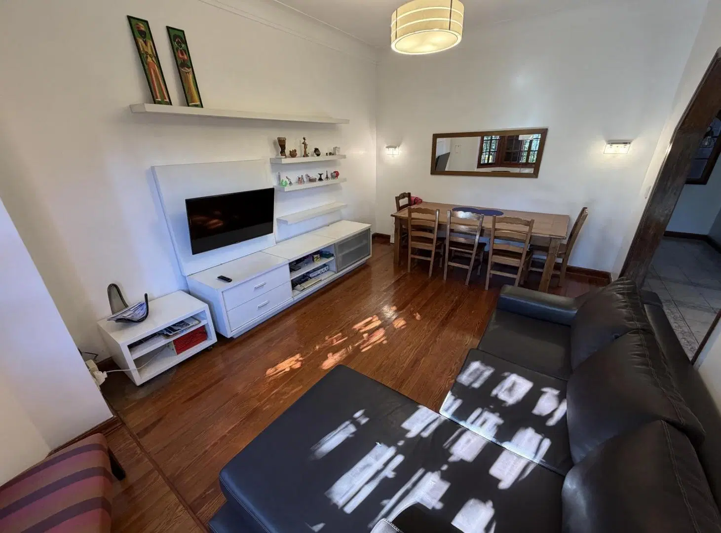 CASA DE 5 AMBIENTES CON DOBLE COCHERA EN EL BARRIO INGLES DE TEMPERLEY 5