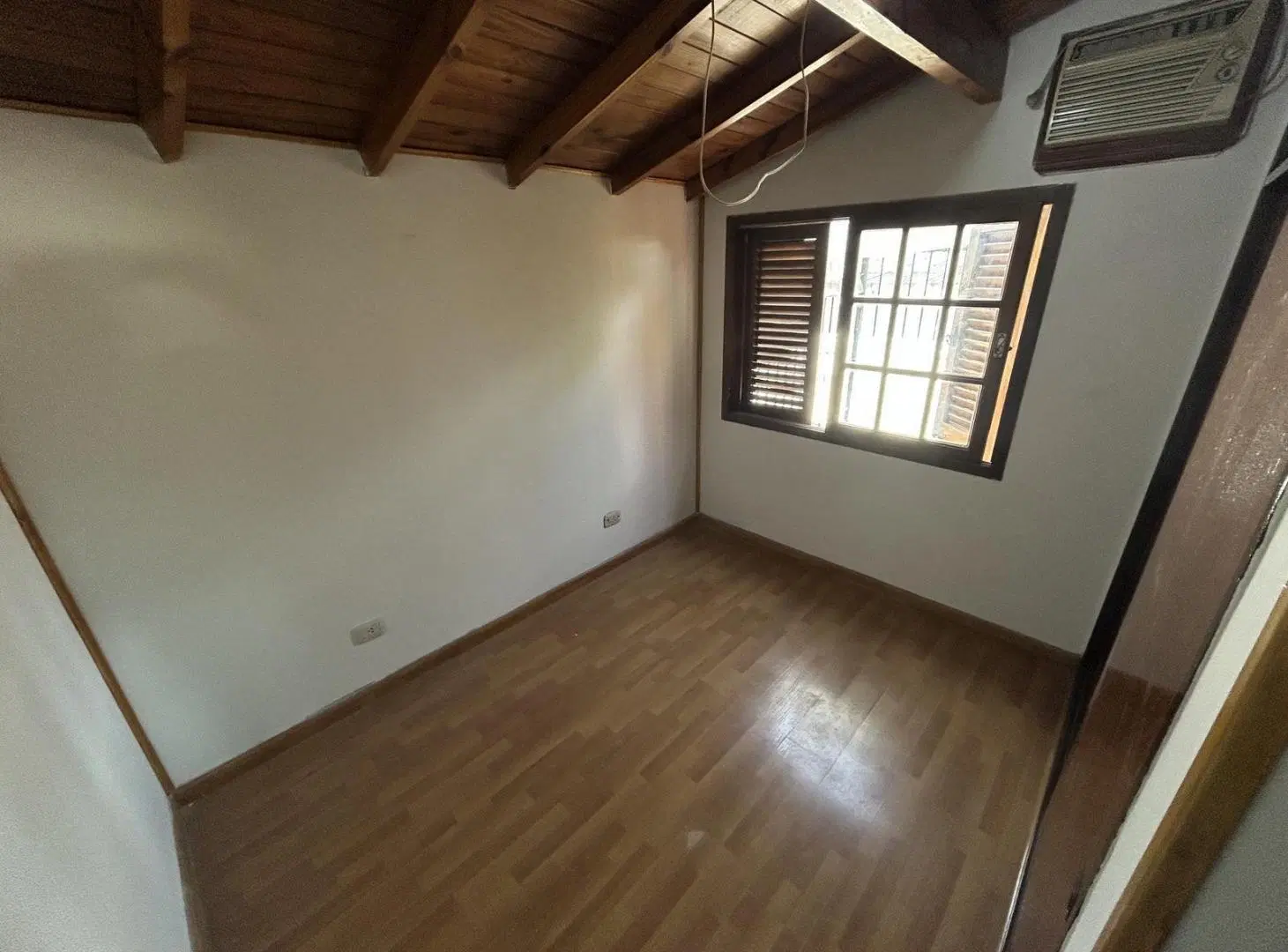 MUY BUEN DEPARTAMENTO DE 3 AMBIENTES CON PATIO TERRAZA APTO CREDITO 3