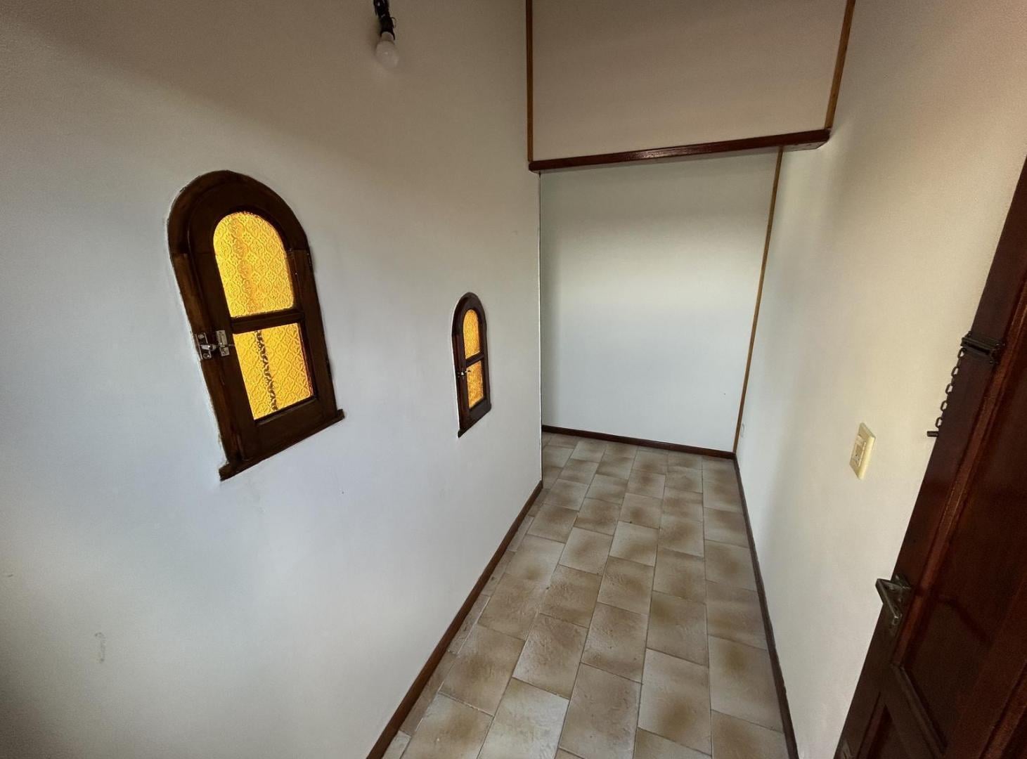 MUY BUEN DEPARTAMENTO DE 3 AMBIENTES CON PATIO TERRAZA APTO CREDITO