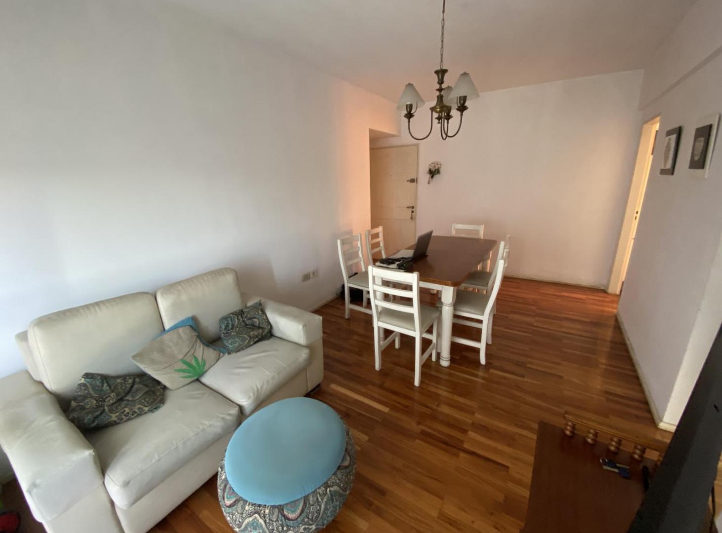 Foto de MUY BUEN DEPARTAMENTO DOS AMBIENTES CON COCHERA, imagen 2