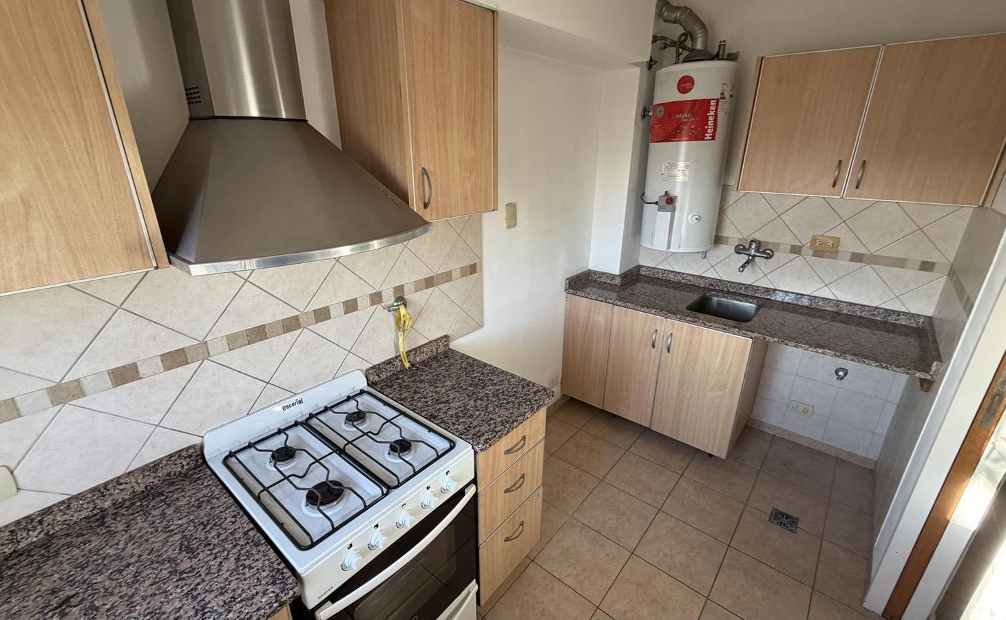 Foto de DEPARTAMENTO 3 AMBIENTES CON COCHERA Y TERRAZA PROPIA EN EXCELENTE, imagen 3