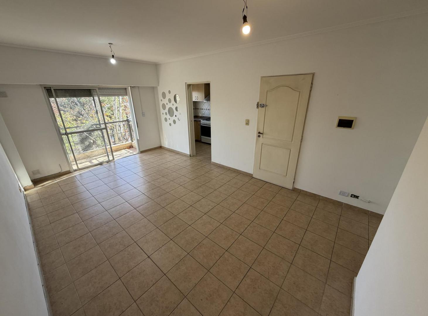 Foto de DEPARTAMENTO 3 AMBIENTES CON COCHERA Y TERRAZA PROPIA EN EXCELENTE, imagen 5