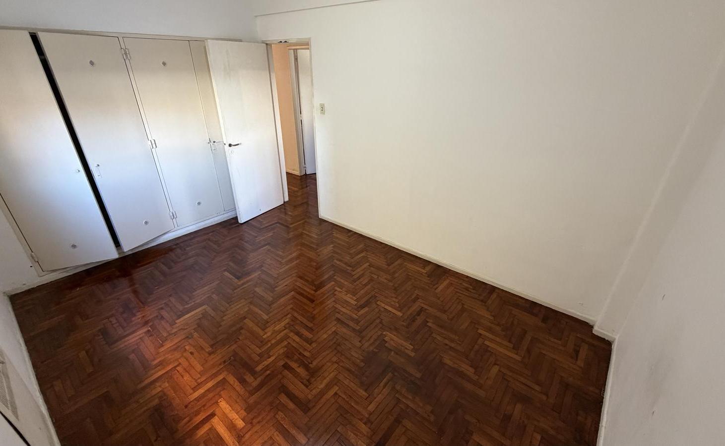 Foto de DEPARTAMENTO DE 3 AMBIENTES EN EXCELENTE UBICACION, imagen 3