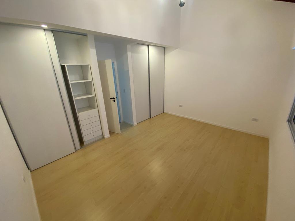 Foto de EXCELENTE DUPLEX DE 3 AMBIENTES CON PATIO, imagen 3